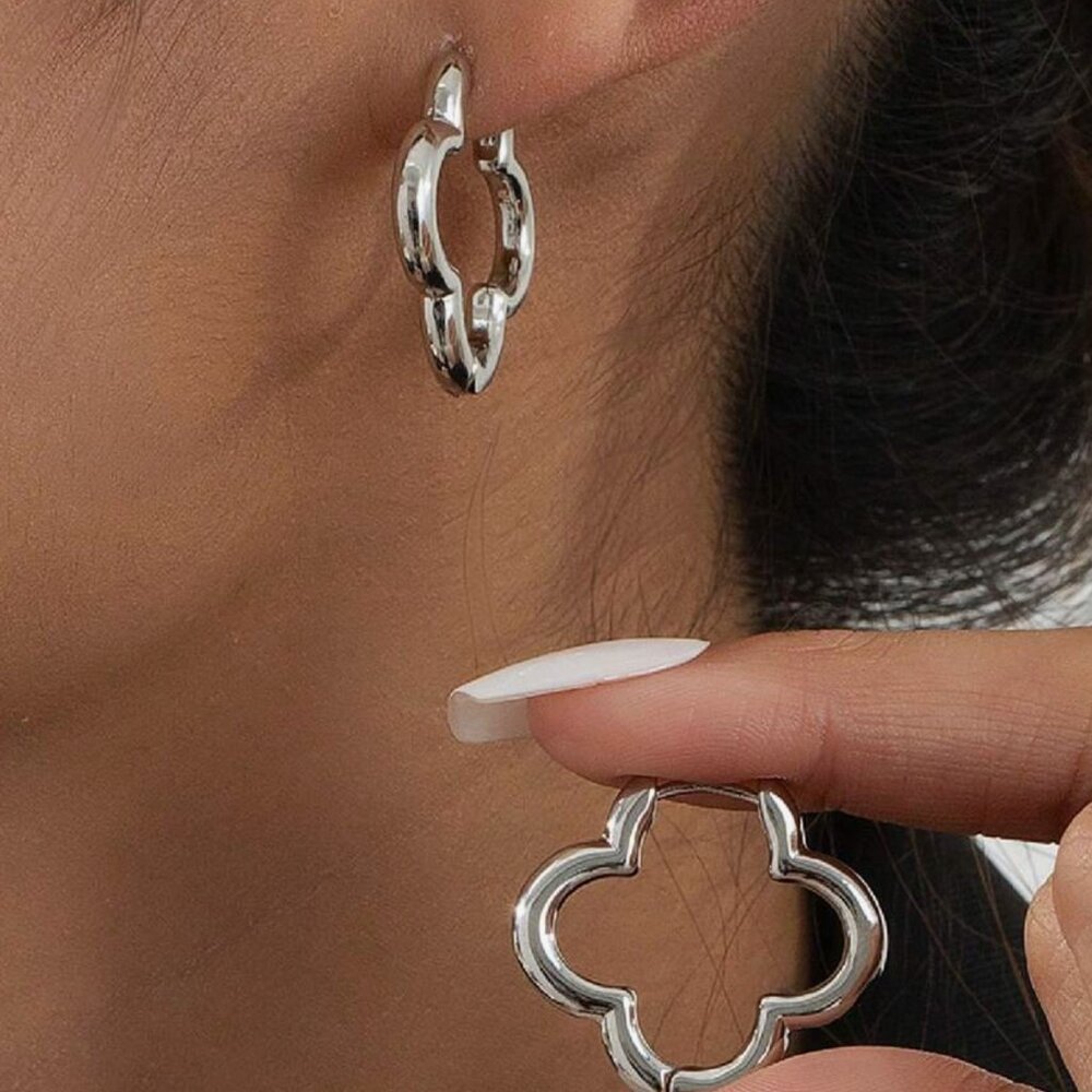 Clover Flower Small Earrings - Silver Color - Picture 1 of 3